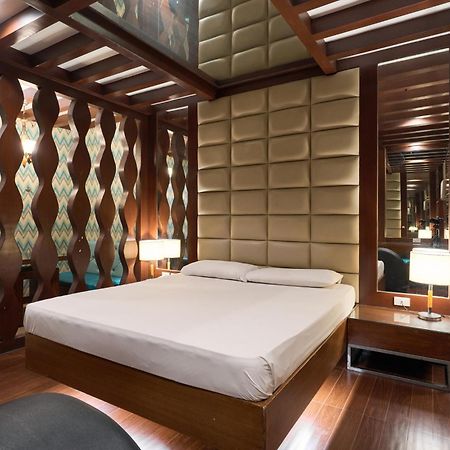 Victoria Court Malabon Hotel Valenzuela Екстериор снимка