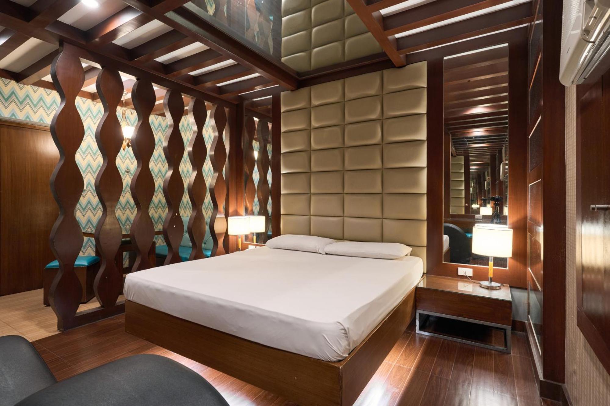 Victoria Court Malabon Hotel Valenzuela Екстериор снимка